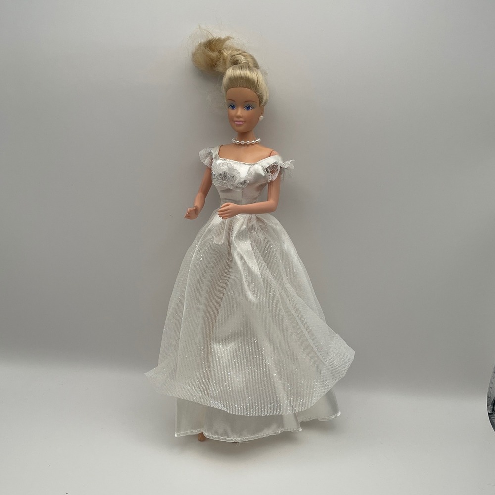Barbie Doll Wedding Dress Bride Princess Ballgown Blonde Hair Pearl Necklace 11"
